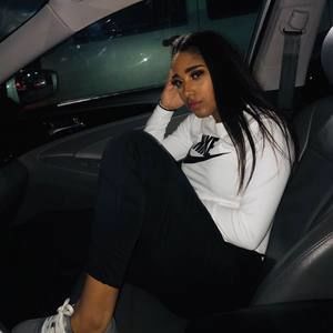 Meet your Posher, Aisha